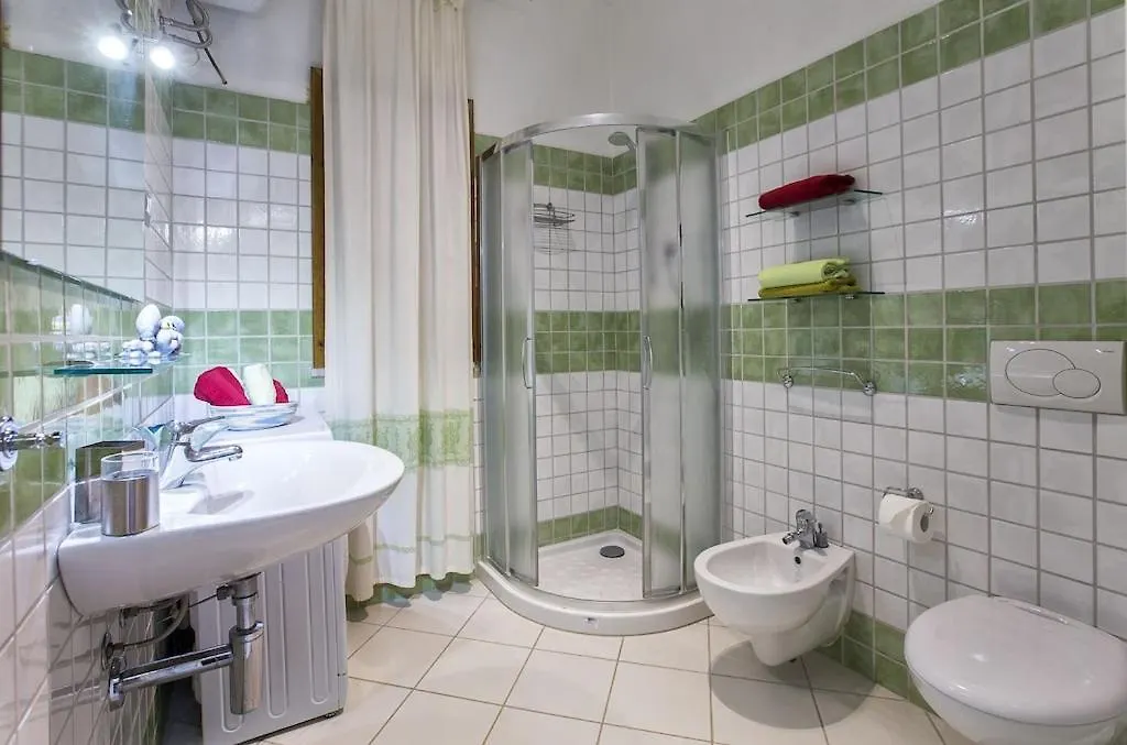 Apartment Torre Dei Corsari Vista Mare Con Terrazza Spiaggia Sotto Casa Per 5 Persone Italy