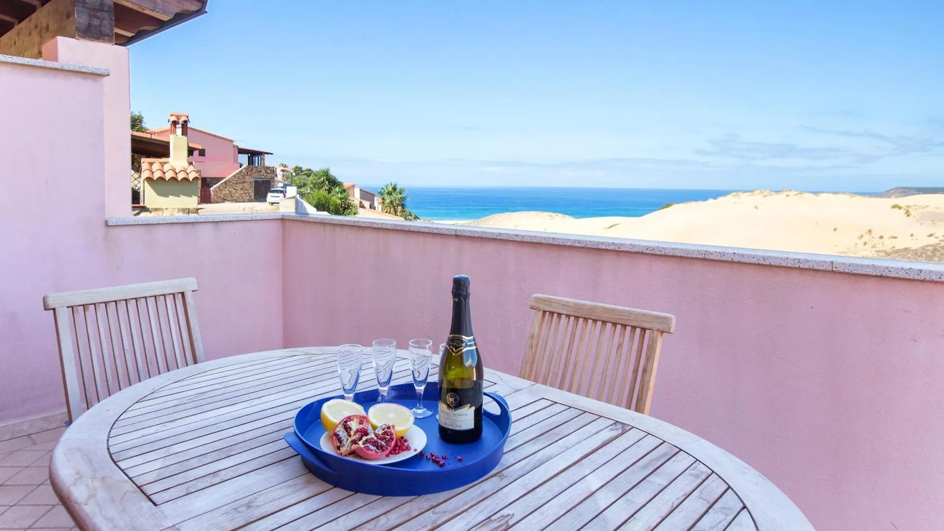 Apartment Torre Dei Corsari Vista Mare Con Terrazza Spiaggia Sotto Casa Per 5 Persone